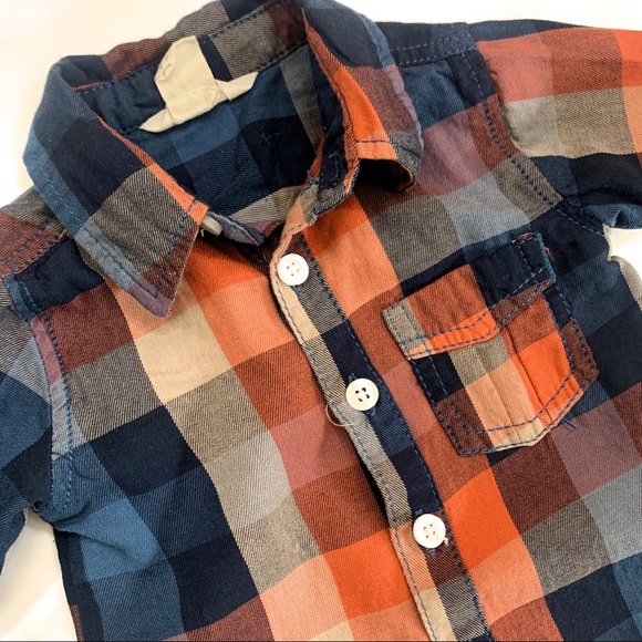 Button down - Picture 3 of 3